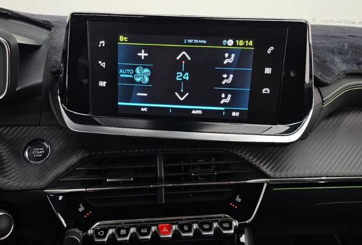 Peugeot 2008 II, 2023 год, 2 880 000 рублей, 11 фотография