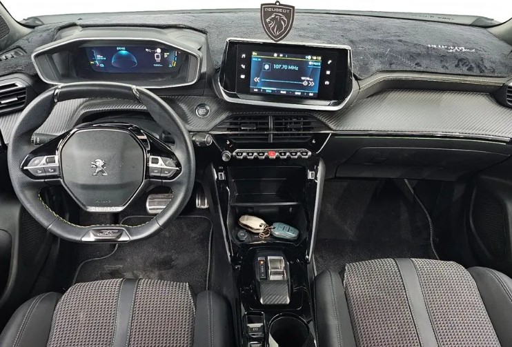 Peugeot 2008 II, 2023 год, 2 880 000 рублей, 4 фотография