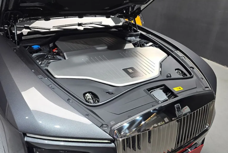 Rolls-Royce Flying Spur, 2024 год, 50 550 000 рублей, 4 фотография