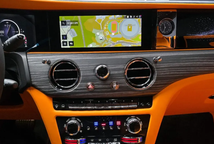 Rolls-Royce Flying Spur, 2024 год, 50 550 000 рублей, 12 фотография