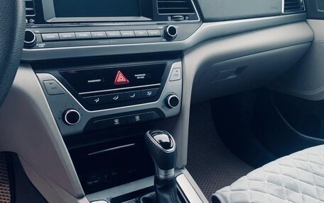 Hyundai Elantra VI рестайлинг, 2016 год, 1 280 000 рублей, 7 фотография