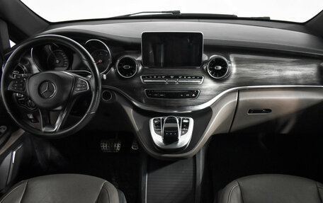 Mercedes-Benz V-Класс, 2019 год, 5 600 000 рублей, 20 фотография
