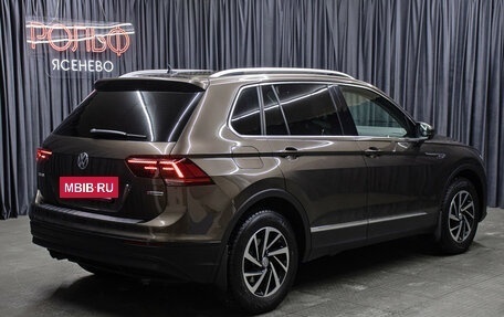 Volkswagen Tiguan II, 2018 год, 2 898 000 рублей, 5 фотография