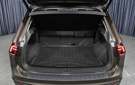 Volkswagen Tiguan II, 2018 год, 2 898 000 рублей, 10 фотография