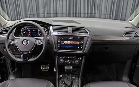 Volkswagen Tiguan II, 2018 год, 2 898 000 рублей, 14 фотография