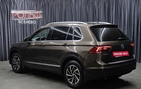 Volkswagen Tiguan II, 2018 год, 2 898 000 рублей, 7 фотография