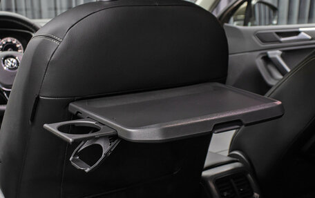 Volkswagen Tiguan II, 2018 год, 2 898 000 рублей, 21 фотография