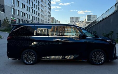 Lexus LM, 2025 год, 20 000 000 рублей, 2 фотография