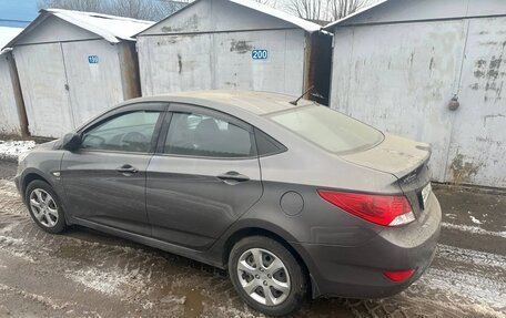Hyundai Solaris II рестайлинг, 2011 год, 1 300 000 рублей, 3 фотография