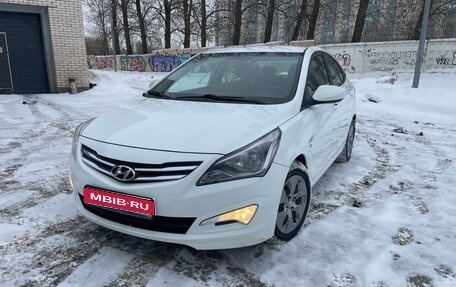 Hyundai Solaris II рестайлинг, 2016 год, 1 200 000 рублей, 1 фотография