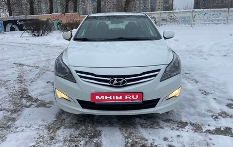 Hyundai Solaris II рестайлинг, 2016 год, 1 200 000 рублей, 2 фотография