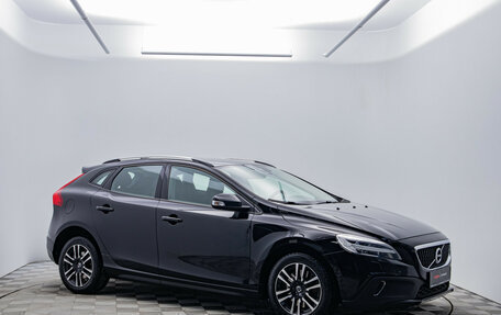Volvo V40 Cross Country I, 2018 год, 1 660 000 рублей, 3 фотография