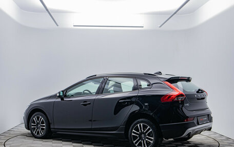 Volvo V40 Cross Country I, 2018 год, 1 660 000 рублей, 7 фотография