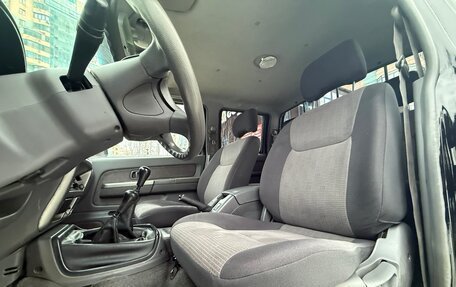 Nissan NP300, 2009 год, 1 250 000 рублей, 23 фотография