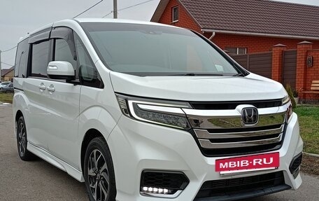 Honda Stepwgn IV, 2018 год, 2 690 000 рублей, 2 фотография