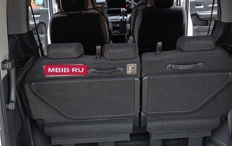 Honda Stepwgn IV, 2018 год, 2 690 000 рублей, 14 фотография