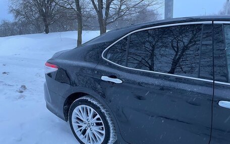 Toyota Camry, 2018 год, 2 350 000 рублей, 5 фотография