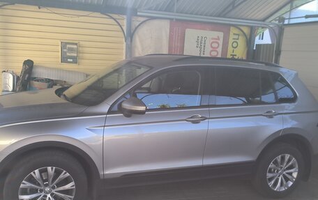 Volkswagen Tiguan II, 2020 год, 2 600 000 рублей, 2 фотография