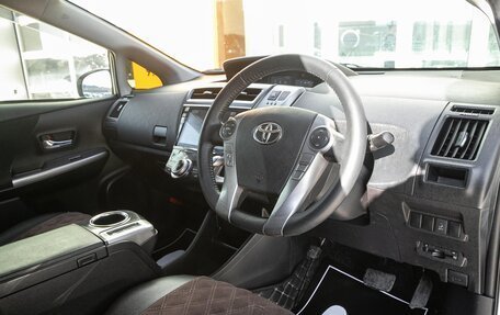 Toyota Prius Alpha I (ZVW40/41), 2017 год, 1 587 000 рублей, 16 фотография