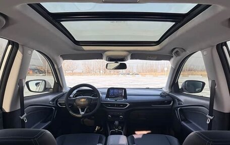 Chevrolet Tracker, 2022 год, 1 100 000 рублей, 6 фотография