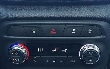 Chevrolet Tracker, 2022 год, 1 100 000 рублей, 10 фотография