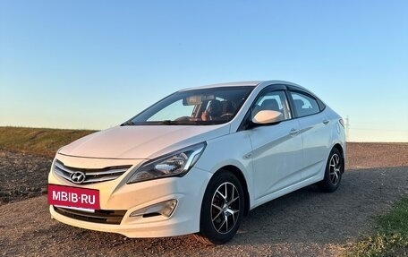 Hyundai Solaris II рестайлинг, 2015 год, 1 100 000 рублей, 8 фотография