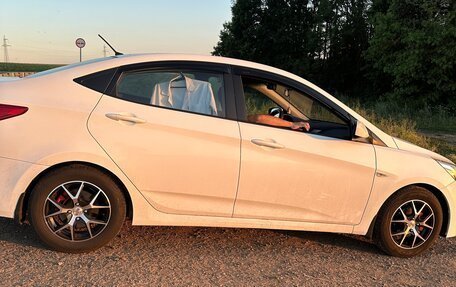 Hyundai Solaris II рестайлинг, 2015 год, 1 100 000 рублей, 9 фотография