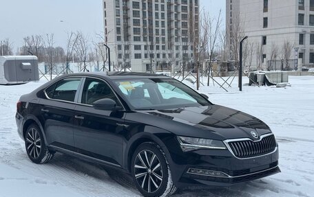 Skoda Superb III рестайлинг, 2025 год, 2 800 000 рублей, 2 фотография