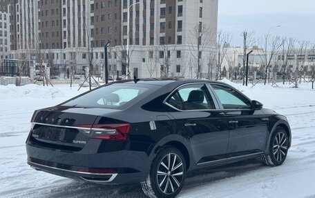 Skoda Superb III рестайлинг, 2025 год, 2 800 000 рублей, 3 фотография