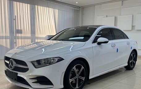 Mercedes-Benz A-Класс, 2022 год, 2 300 000 рублей, 1 фотография