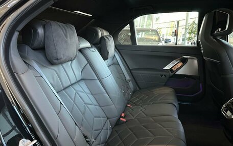 BMW 7 серия, 2025 год, 18 000 000 рублей, 24 фотография