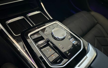 BMW 7 серия, 2025 год, 18 000 000 рублей, 21 фотография