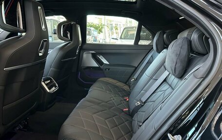 BMW 7 серия, 2025 год, 18 000 000 рублей, 22 фотография