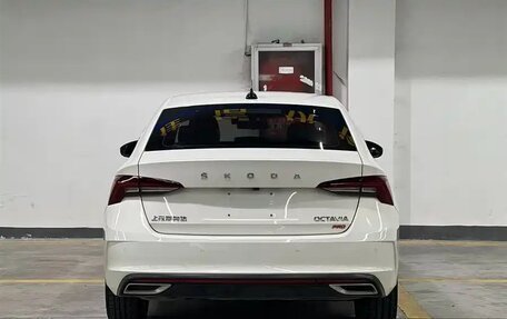 Skoda Octavia IV, 2023 год, 1 950 000 рублей, 15 фотография