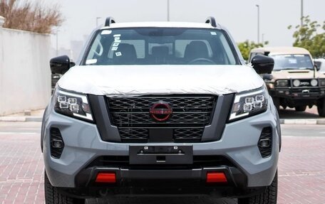 Nissan Navara (Frontier), 2025 год, 5 350 000 рублей, 2 фотография