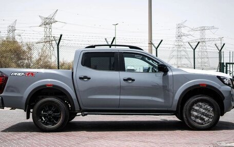 Nissan Navara (Frontier), 2025 год, 5 350 000 рублей, 3 фотография