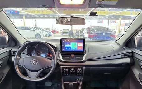 Toyota Yaris XP150 рестайлинг, 2021 год, 1 090 000 рублей, 5 фотография