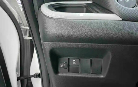 Honda Fit, 2022 год, 1 060 000 рублей, 20 фотография