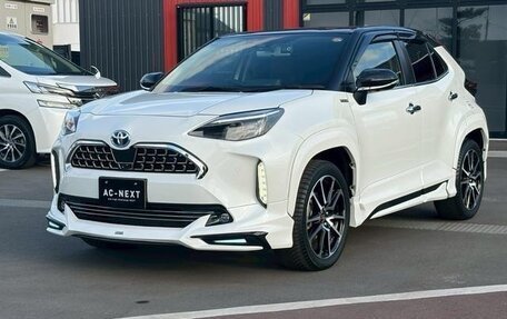 Toyota Yaris Cross, 2023 год, 1 730 000 рублей, 2 фотография