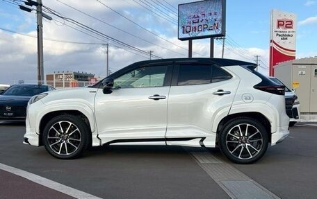 Toyota Yaris Cross, 2023 год, 1 730 000 рублей, 8 фотография