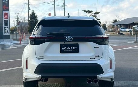 Toyota Yaris Cross, 2023 год, 1 730 000 рублей, 6 фотография