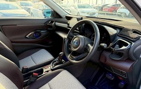 Toyota Yaris Cross, 2023 год, 1 730 000 рублей, 17 фотография