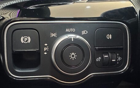 Mercedes-Benz A-Класс, 2022 год, 2 300 000 рублей, 11 фотография