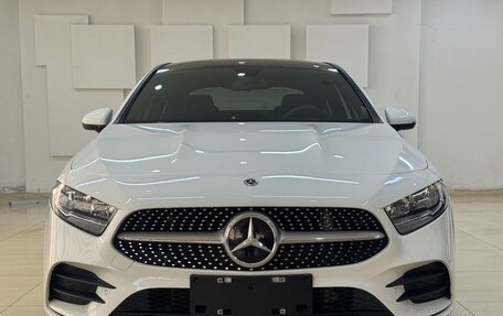 Mercedes-Benz A-Класс, 2022 год, 2 300 000 рублей, 2 фотография