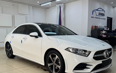 Mercedes-Benz A-Класс, 2022 год, 2 300 000 рублей, 3 фотография