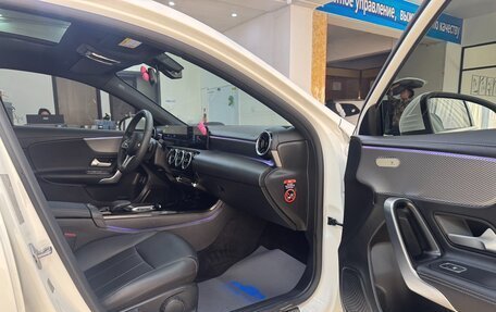 Mercedes-Benz A-Класс, 2022 год, 2 300 000 рублей, 10 фотография