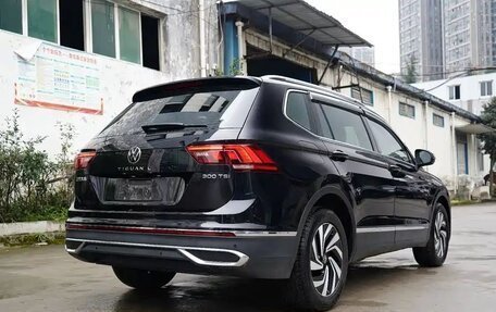 Volkswagen Tiguan II, 2023 год, 2 550 000 рублей, 5 фотография