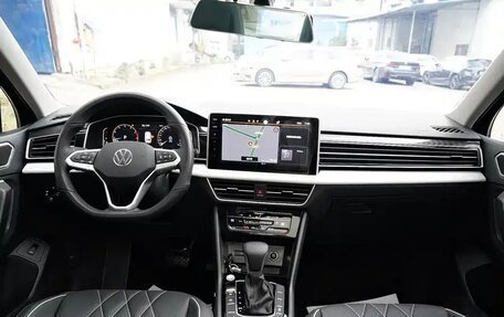 Volkswagen Tiguan II, 2023 год, 2 550 000 рублей, 6 фотография