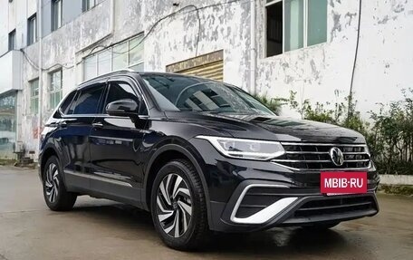 Volkswagen Tiguan II, 2023 год, 2 550 000 рублей, 3 фотография