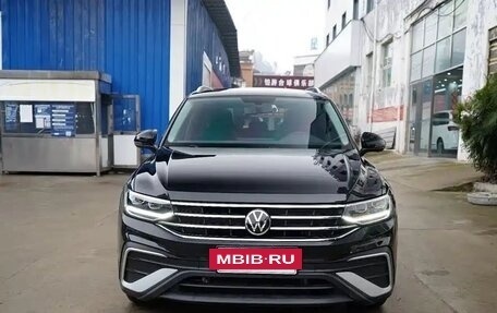 Volkswagen Tiguan II, 2023 год, 2 550 000 рублей, 2 фотография